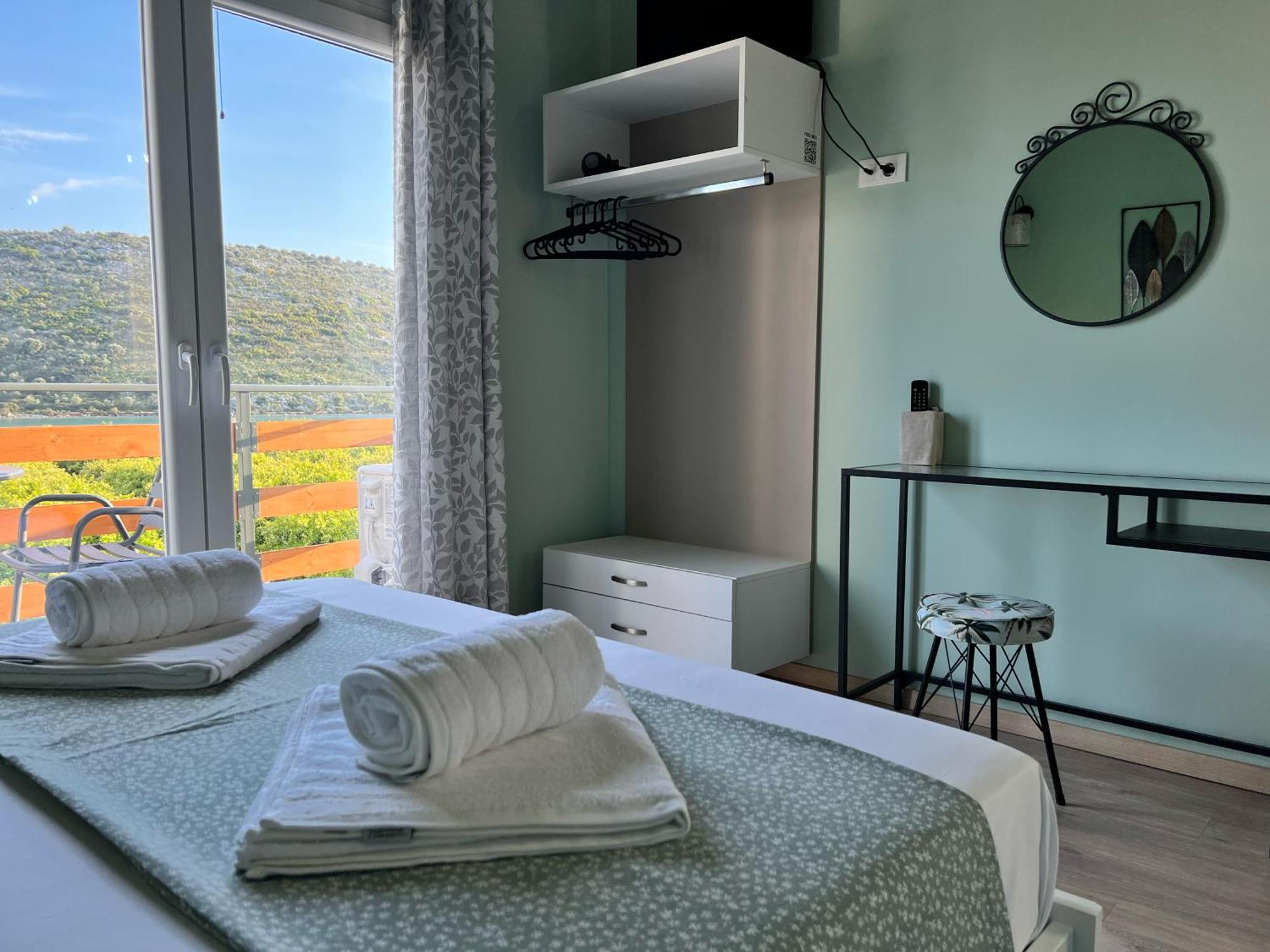 Apartamento Ktima Klimentini Vivári Exterior foto