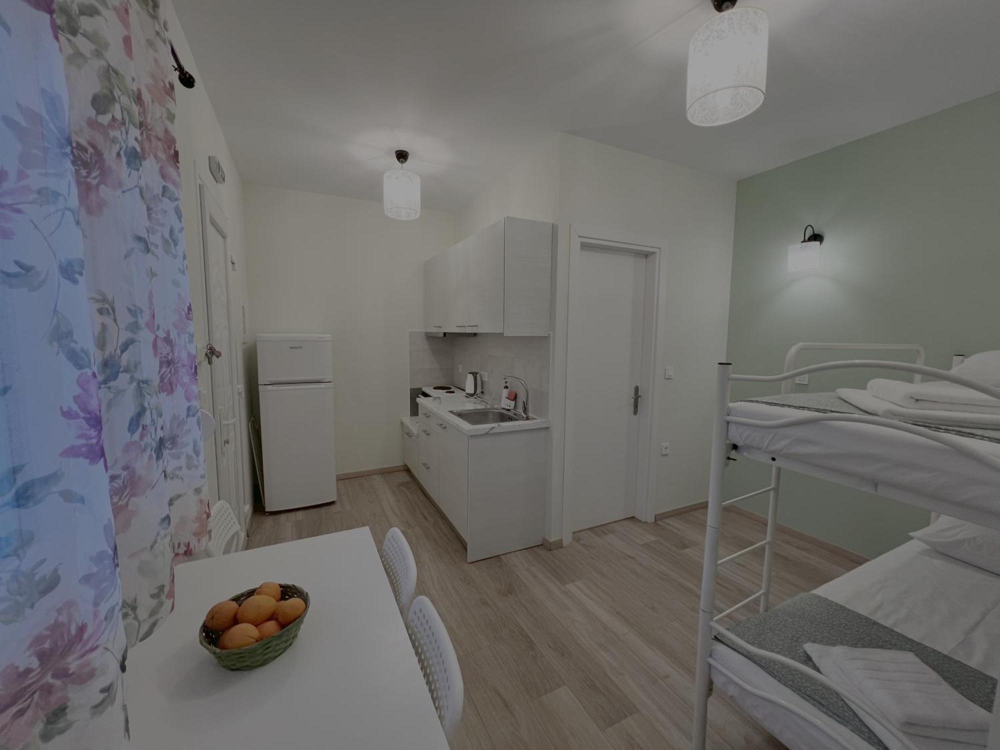 Apartamento Ktima Klimentini Vivári Exterior foto